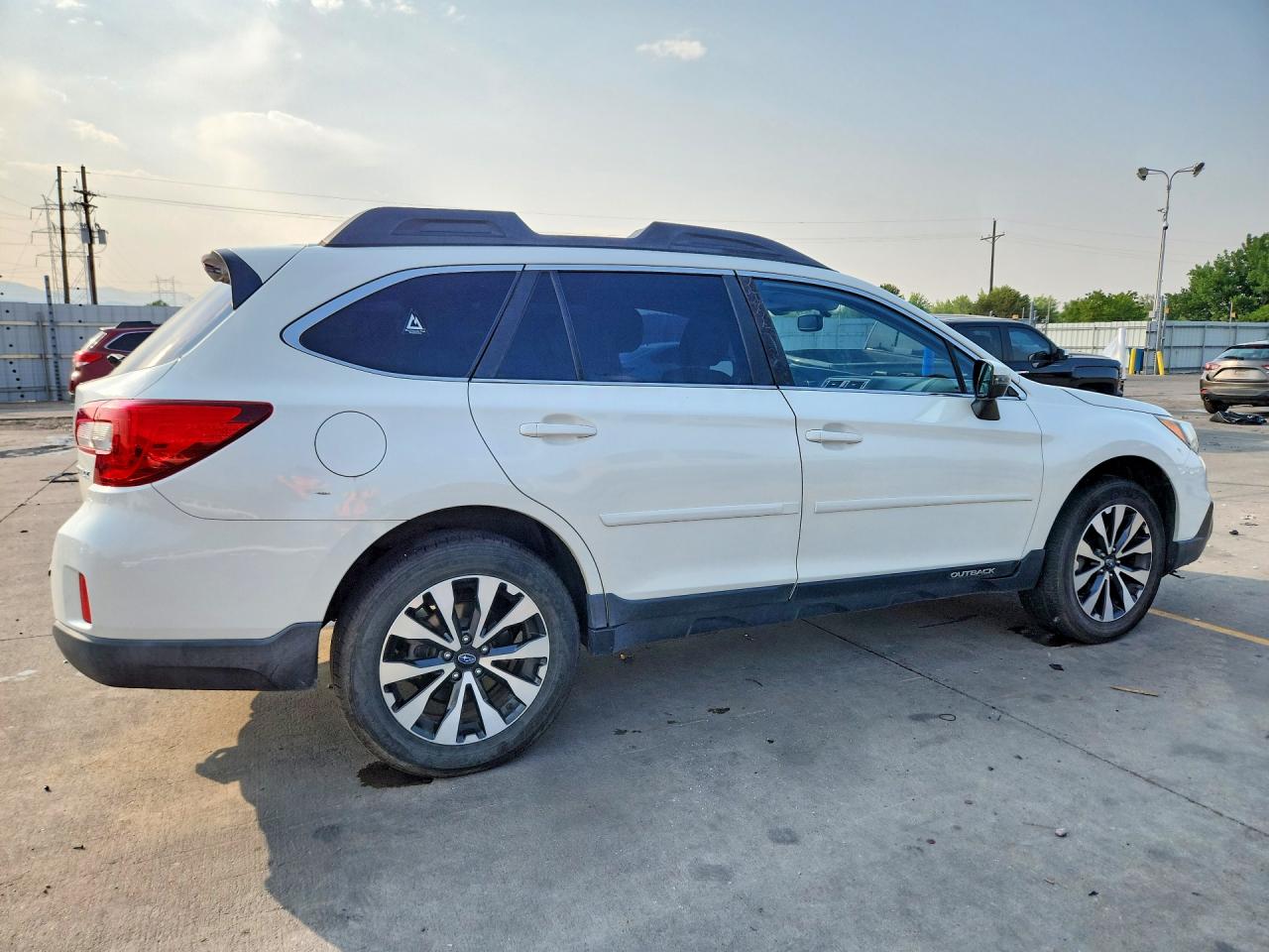 4S4BSBNC8F3242023 · 2015 SUBARU OUTBACK · 3/13
