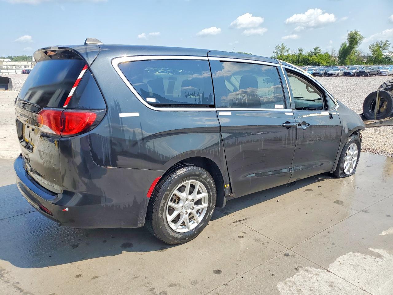 2C4RC1CG3NR203460 · 2022 CHRYSLER VOYAGER · 3/13