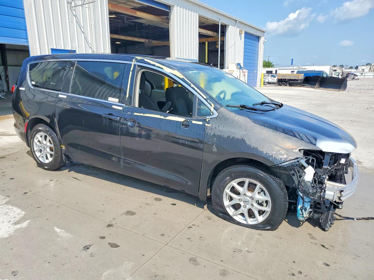 2C4RC1CG3NR203460 · 2022 CHRYSLER VOYAGER · 4/13