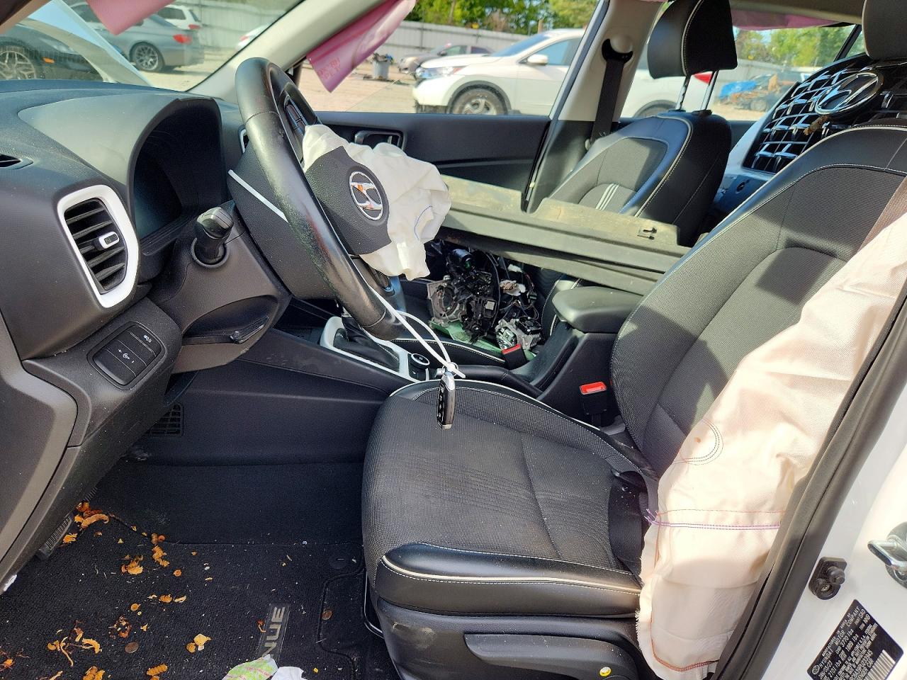 KMHRC8A39PU233945 · 2023 HYUNDAI VENUE · 7/13