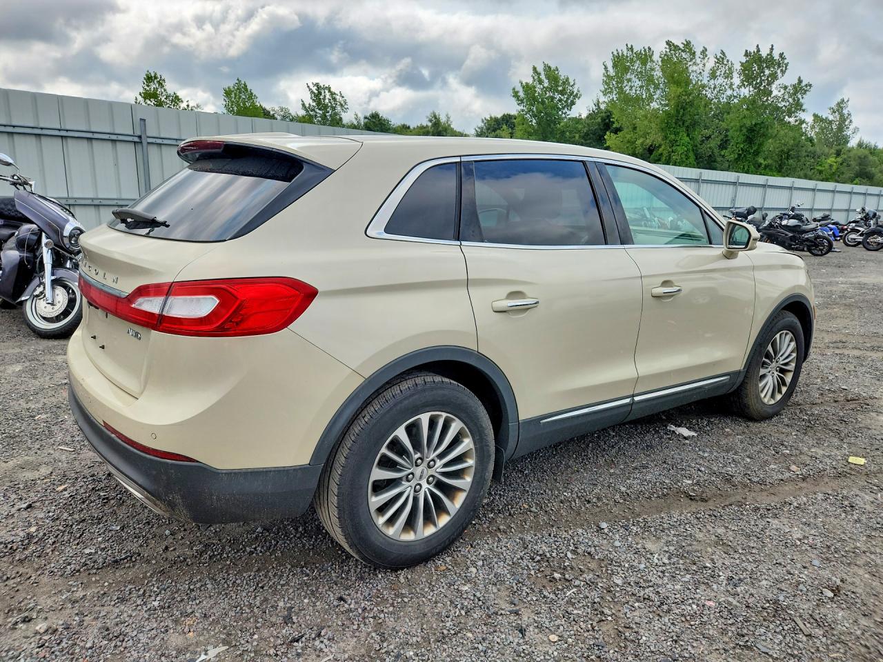 2LMTJ8KR9GBL80324 · 2016 LINCOLN MKX · 3/13