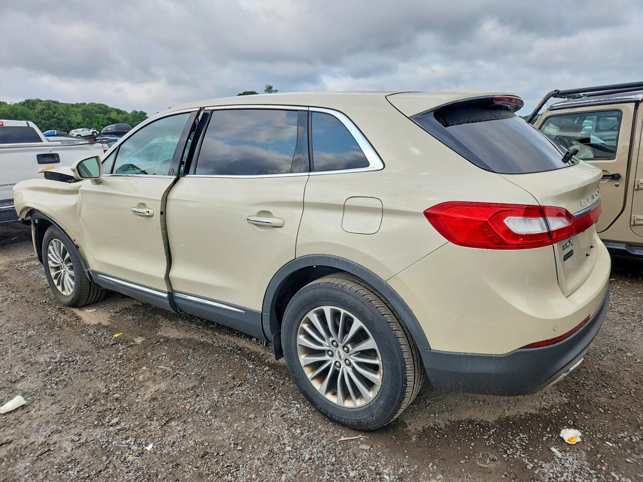2LMTJ8KR9GBL80324 · 2016 LINCOLN MKX · 2/13