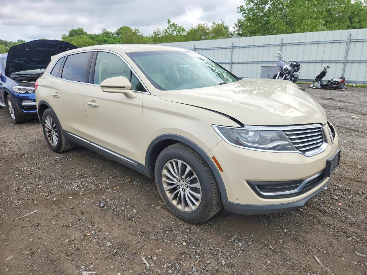 2LMTJ8KR9GBL80324 · 2016 LINCOLN MKX · 4/13