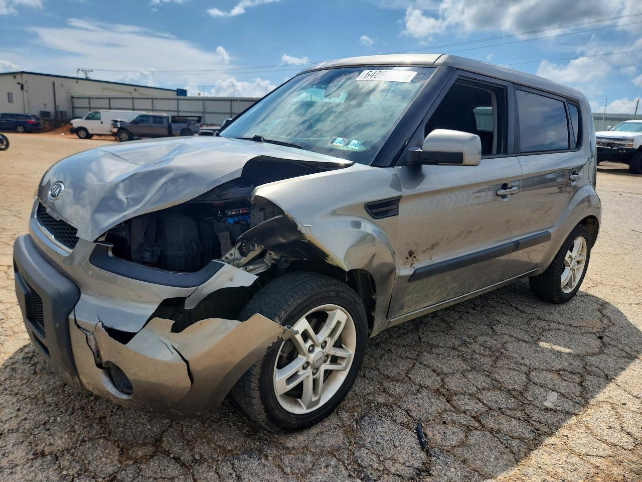 KNDJT2A24B7324084 · 2011 KIA SOUL