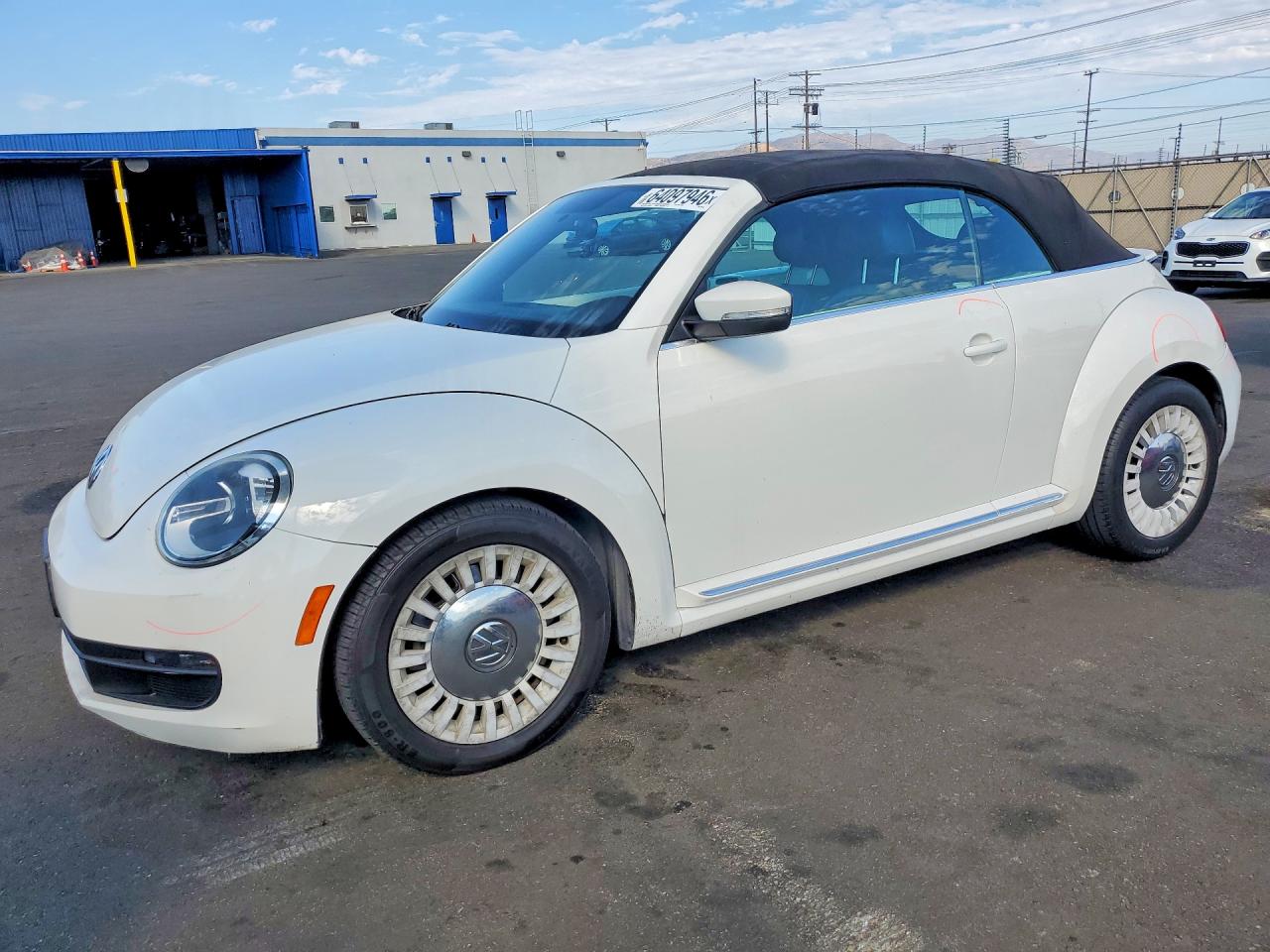 3VW5P7AT5DM826183 · 2013 VOLKSWAGEN BEETLE