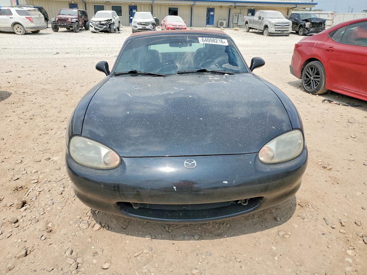 JM1NB3536X0115622 · 1999 MAZDA MX-5 MIATA · 5/13