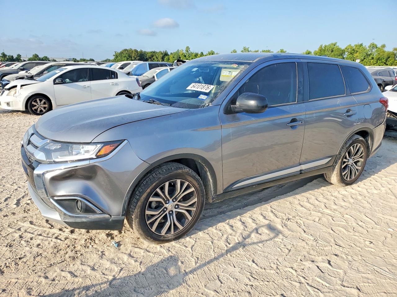 JA4AD2A37JZ039334 · 2018 MITSUBISHI OUTLANDER