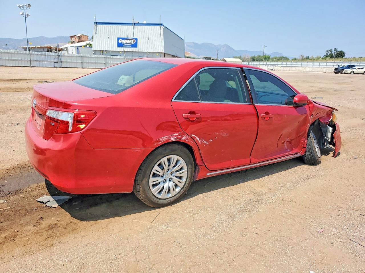 4T1BF1FK0EU847697 · 2014 TOYOTA CAMRY · 3/12