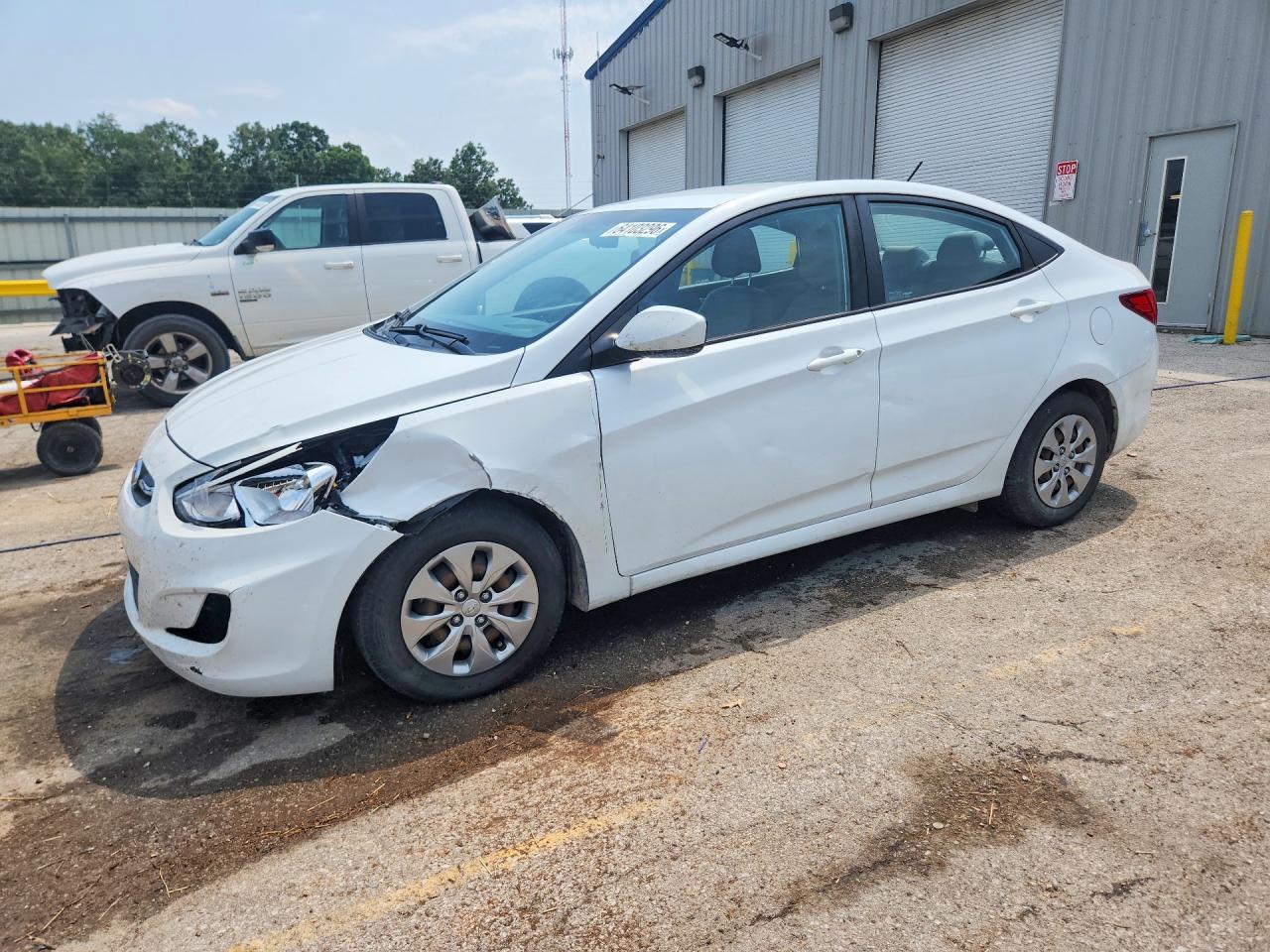 KMHCT4AE1HU272336 · 2017 HYUNDAI ACCENT