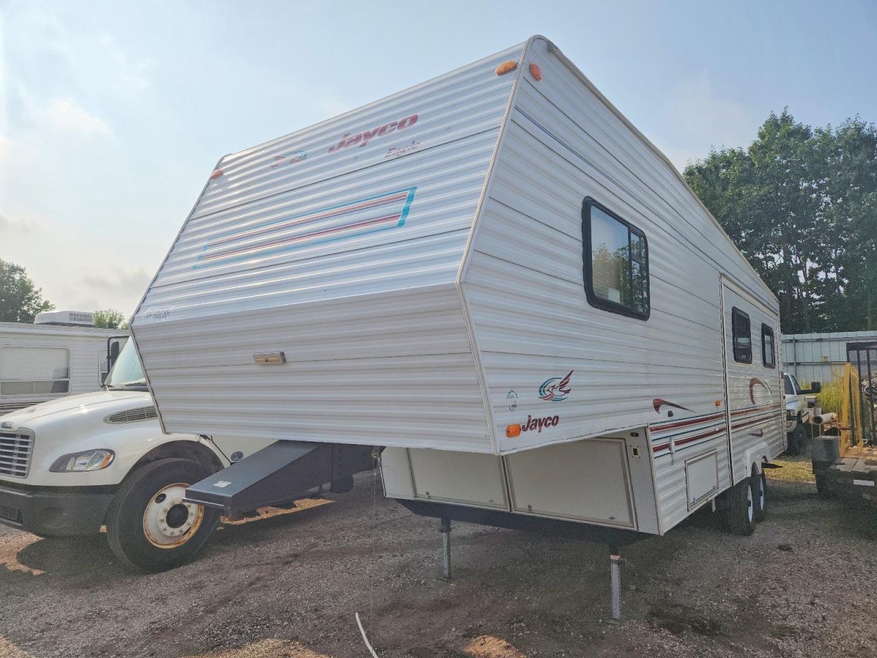 1UJCJ02P2W5LE0312 · 1998 JAYCO EAGLE · 2/10