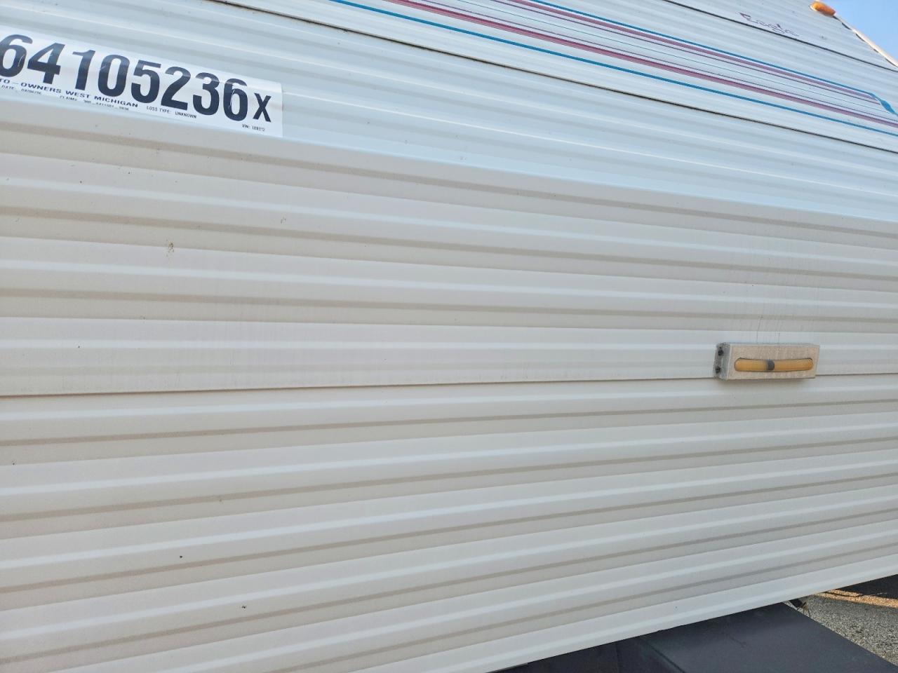 1UJCJ02P2W5LE0312 · 1998 JAYCO EAGLE · 9/10