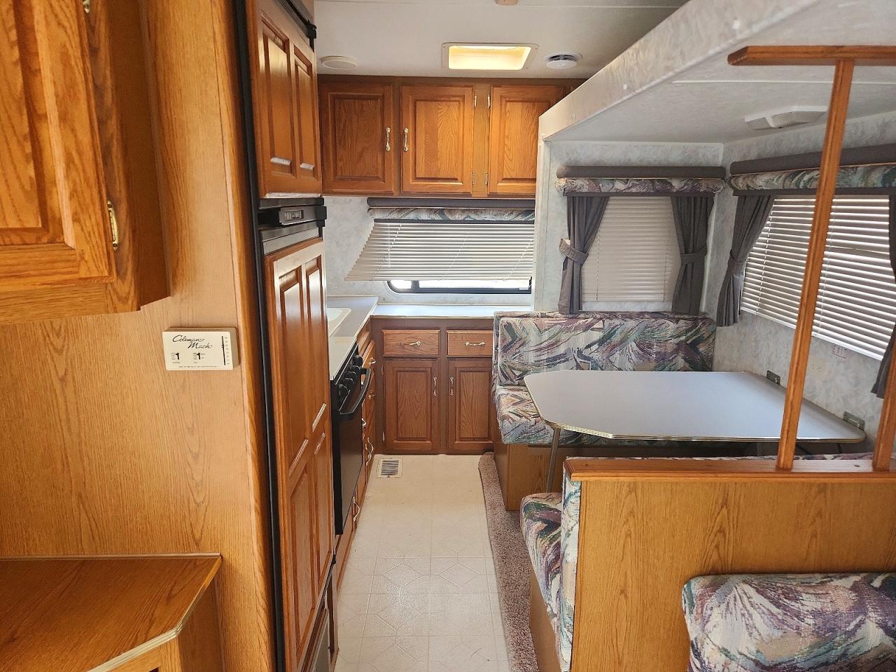 1UJCJ02P2W5LE0312 · 1998 JAYCO EAGLE · 6/10