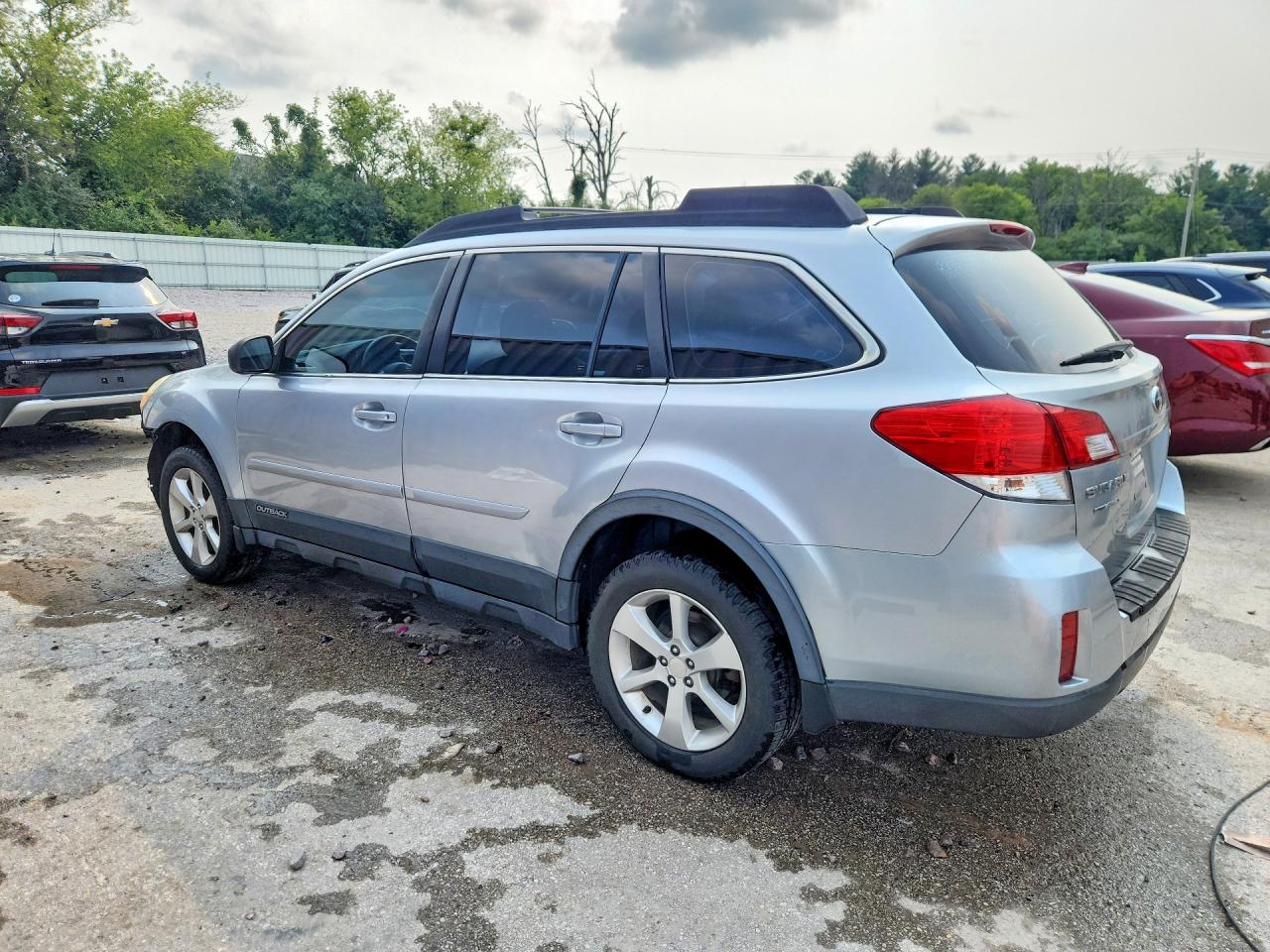 4S4BRBAC5E3277909 · 2014 SUBARU OUTBACK · 2/13