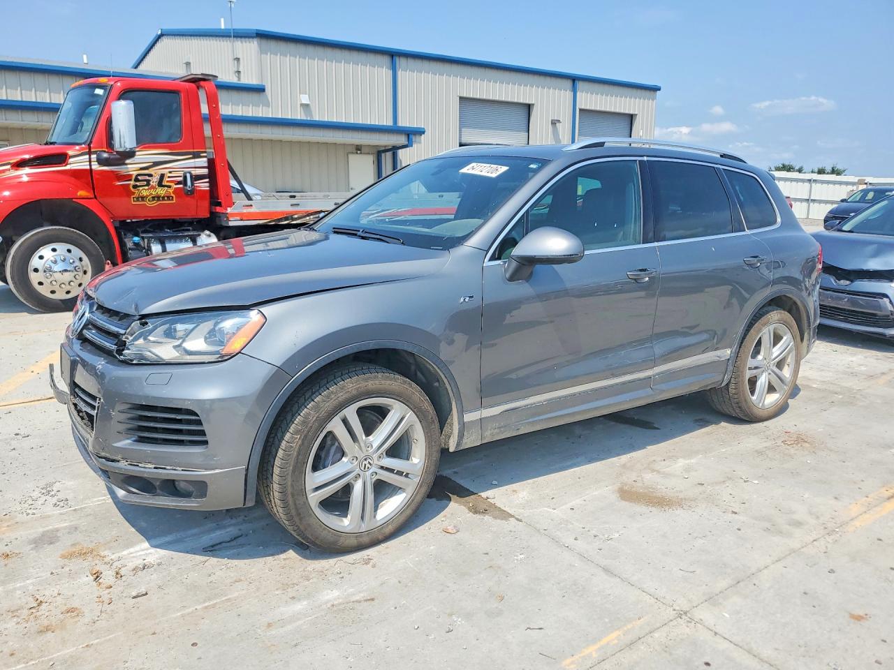 2014 VOLKSWAGEN TOUAREG