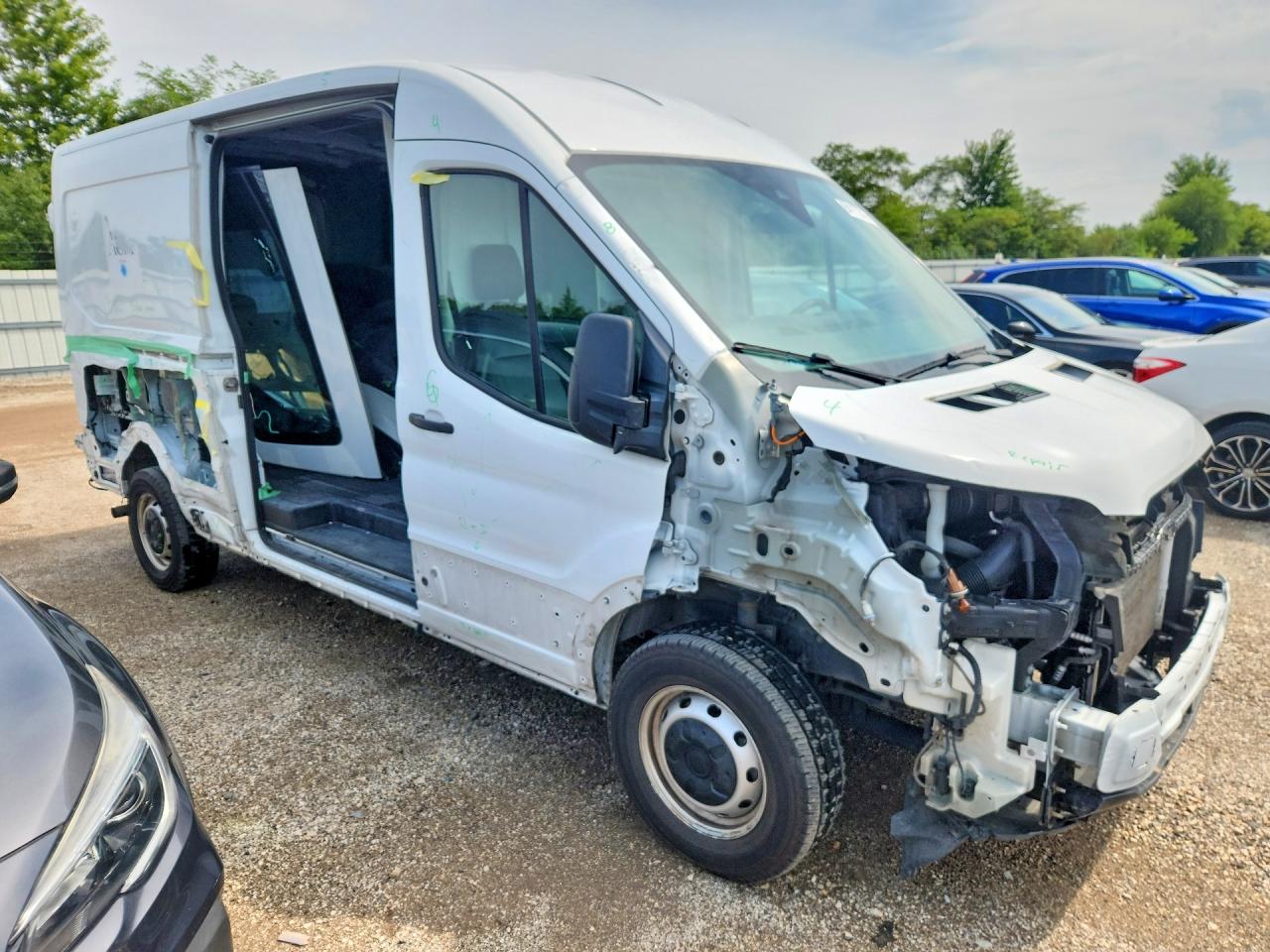 1FTBR1C85LKB03137 · 2020 FORD TRANSIT · 4/13