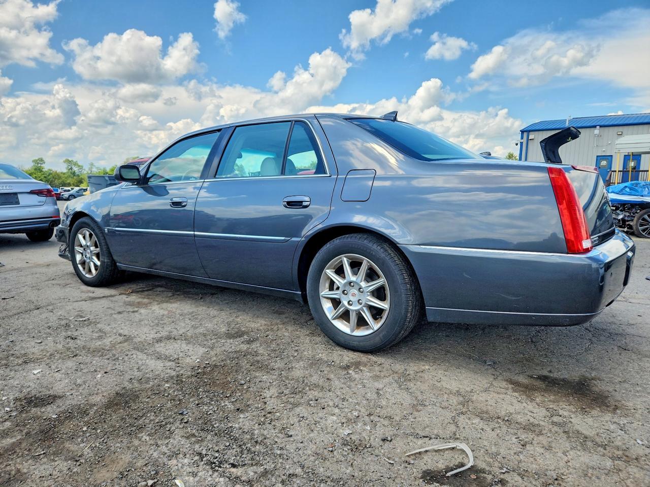1G6KD5E64BU122737 · 2011 CADILLAC DTS · 2/12