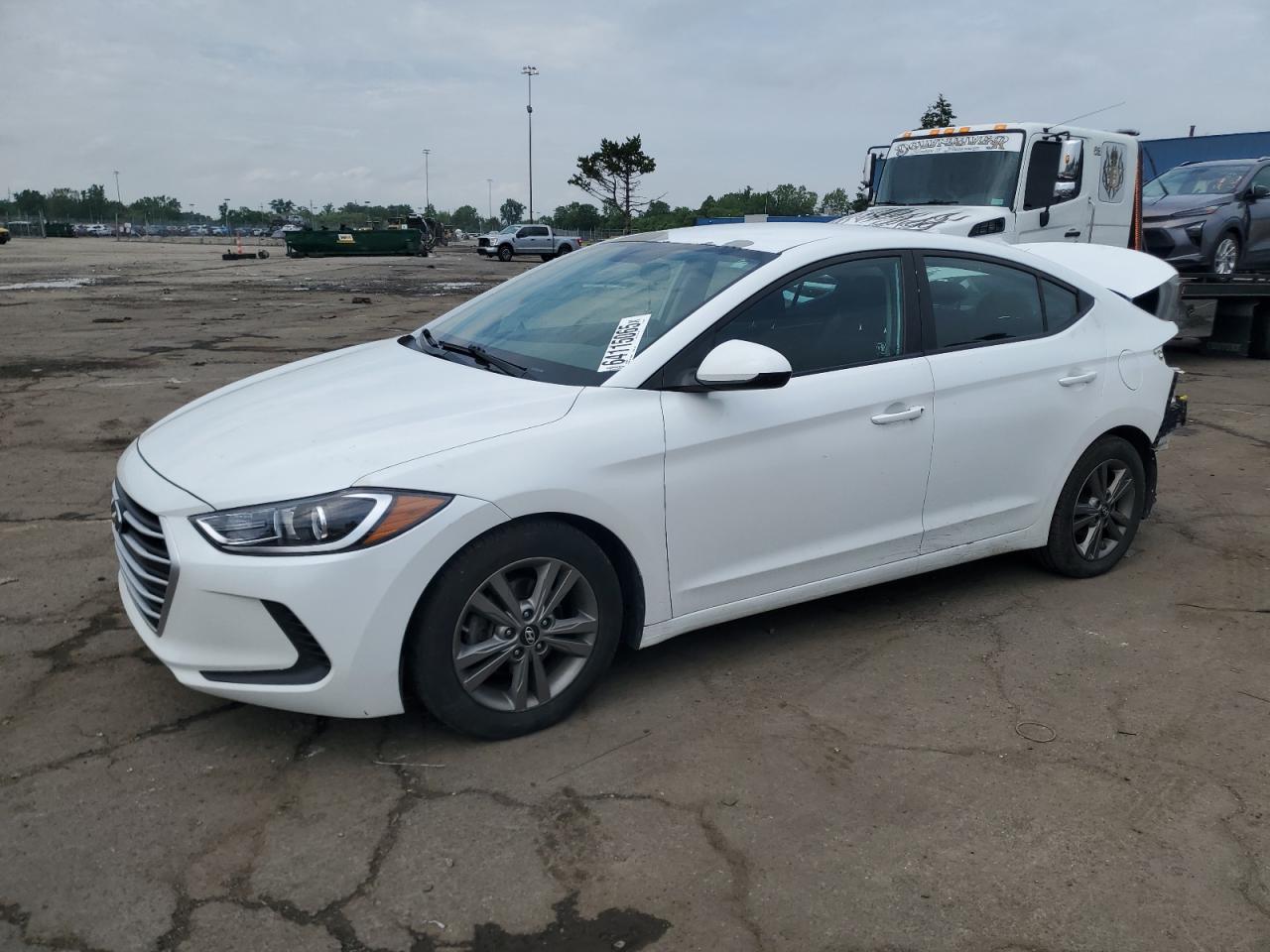 5NPD84LF7JH265732 · 2018 HYUNDAI ELANTRA