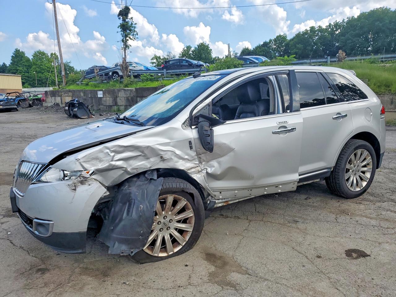 2LMDJ8JK5EBL12110 · 2014 LINCOLN MKX