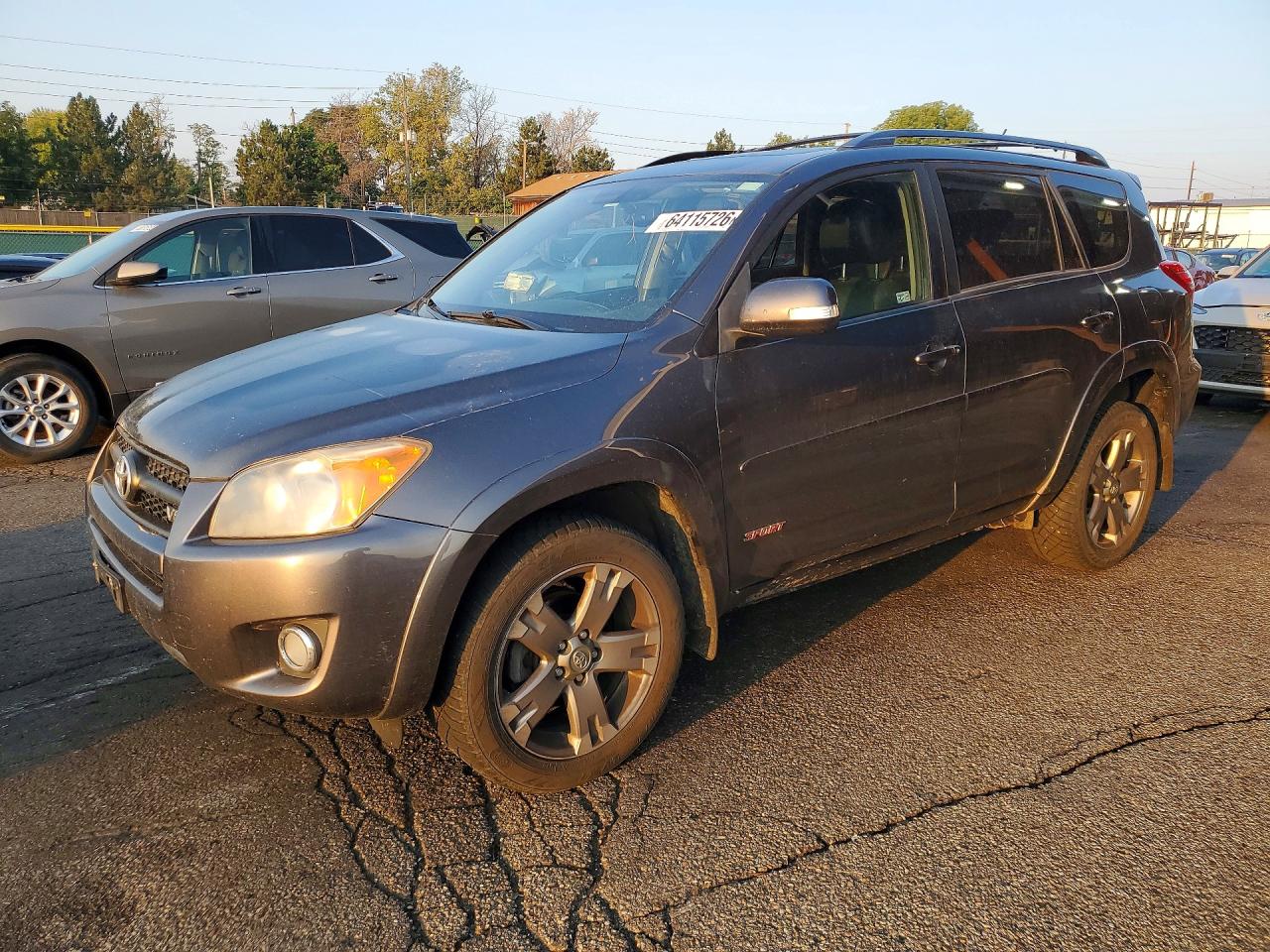 JTMRK4DV8B5102599 · 2011 TOYOTA RAV4