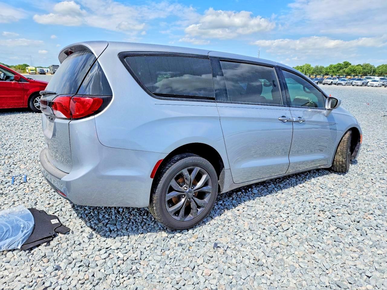 2C4RC1FG8LR120079 · 2020 CHRYSLER PACIFICA · 3/13