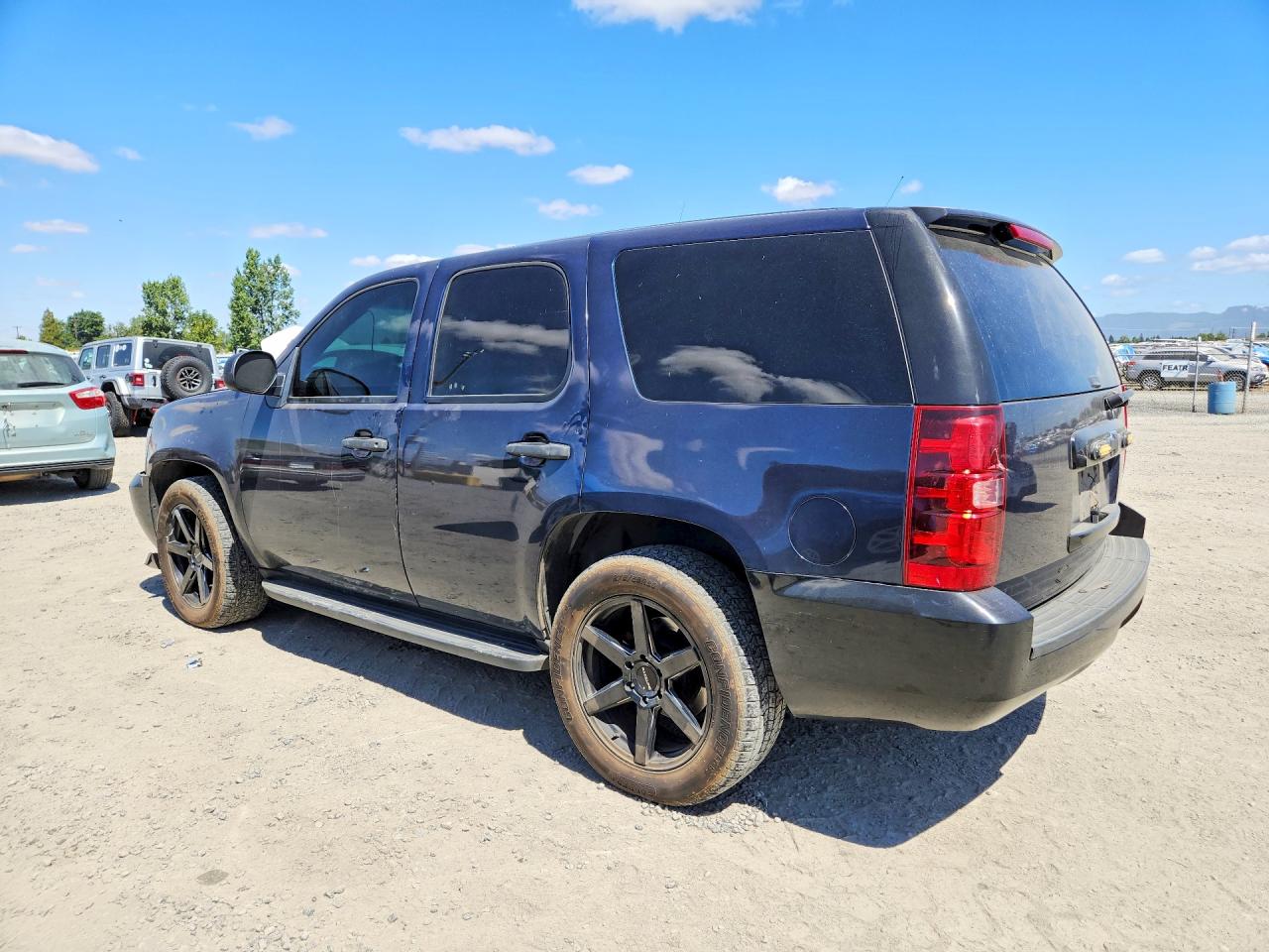 1GNLC2E00BR147336 · 2011 CHEVROLET TAHOE · 2/13