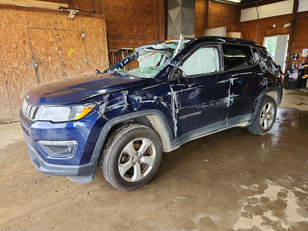 3C4NJDBB6JT160963 · 2018 JEEP COMPASS