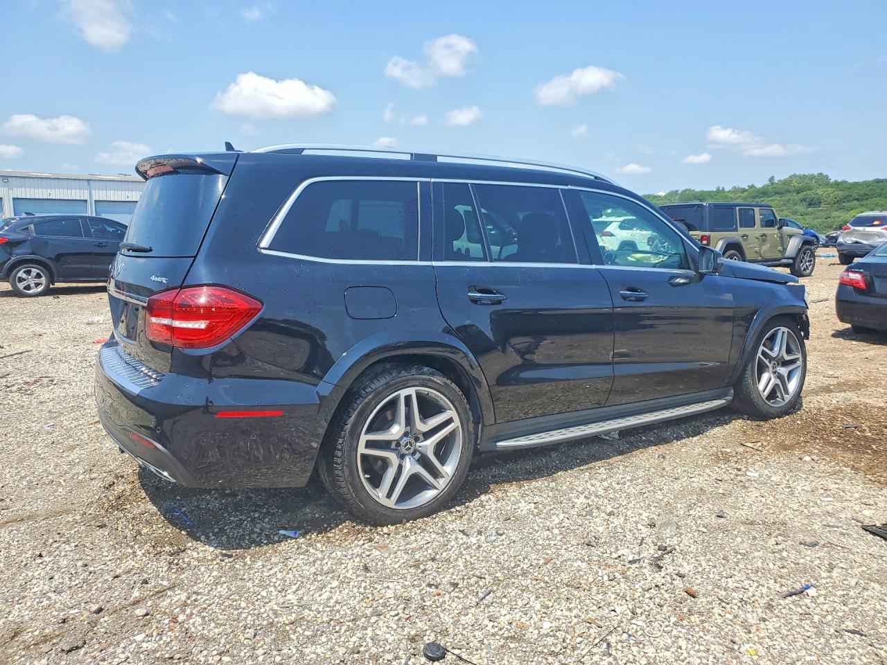 4JGDF7DE4JB096585 · 2018 MERCEDES-BENZ GLS · 3/14