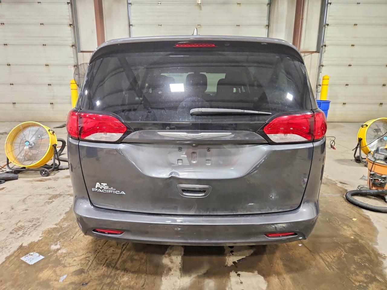 2C4RC1DG9HR588249 · 2017 CHRYSLER PACIFICA · 6/13