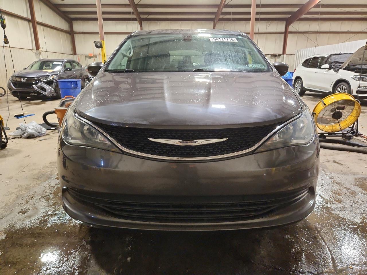 2C4RC1DG9HR588249 · 2017 CHRYSLER PACIFICA · 5/13