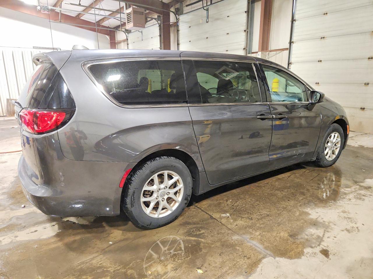 2C4RC1DG9HR588249 · 2017 CHRYSLER PACIFICA · 3/13