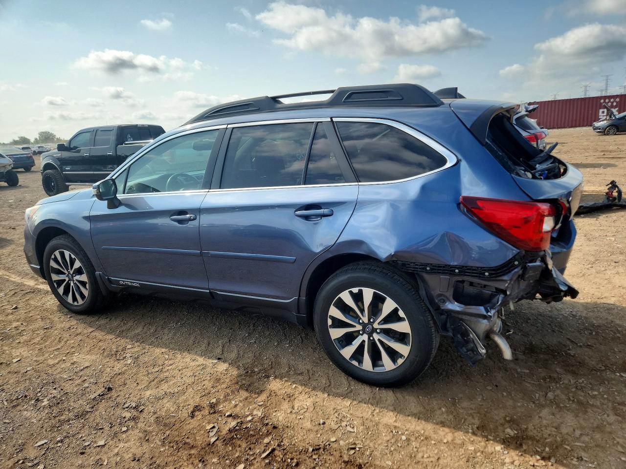 4S4BSEKC1H3404874 · 2017 SUBARU OUTBACK · 2/13
