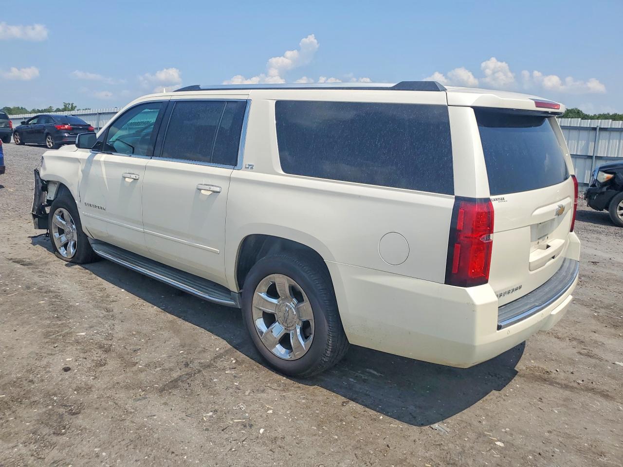 1GNSKKKC9FR537189 · 2015 CHEVROLET SUBURBAN · 2/13