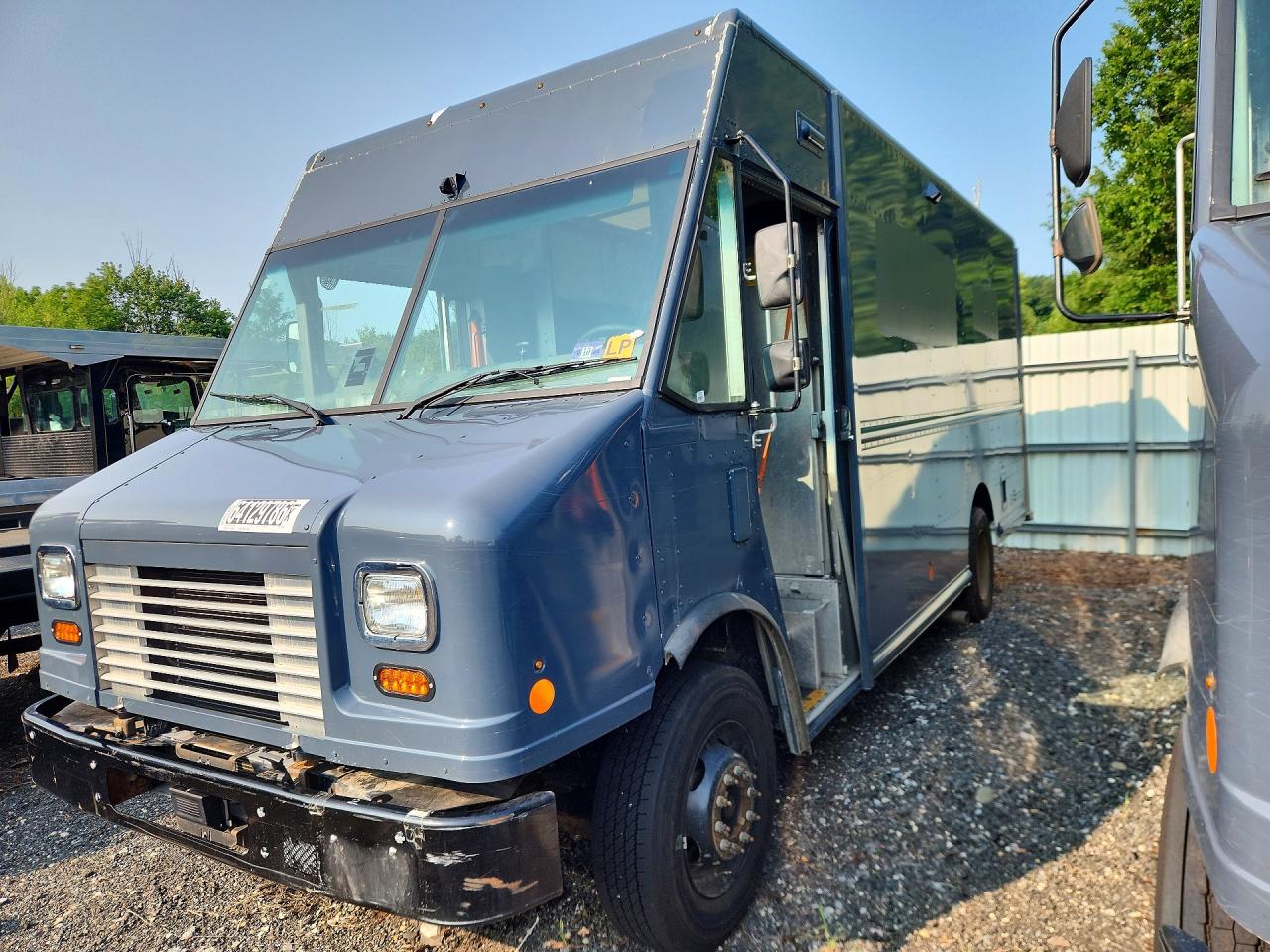 2021 FORD F59