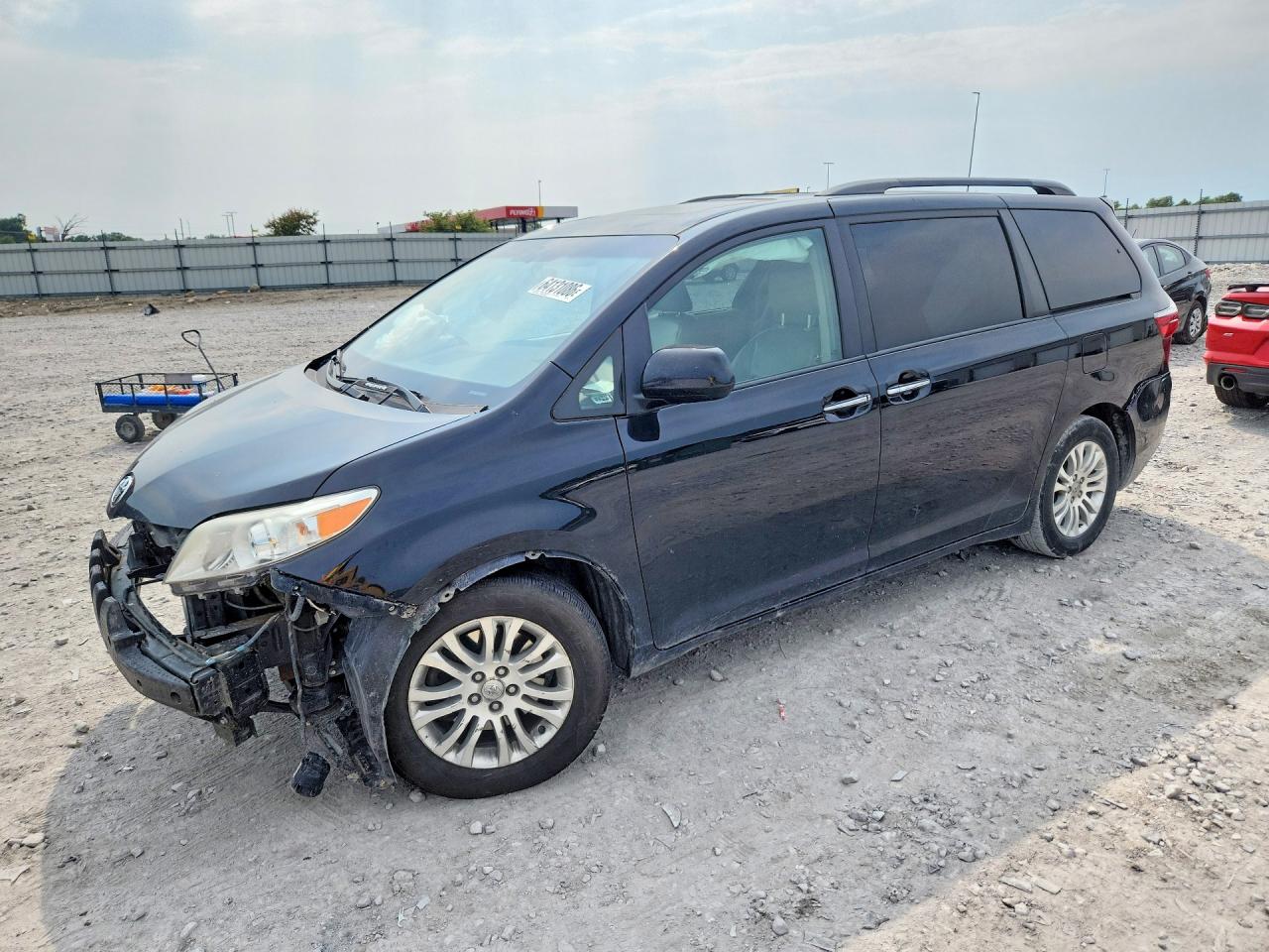 5TDYK3DC9GS757991 · 2016 TOYOTA SIENNA
