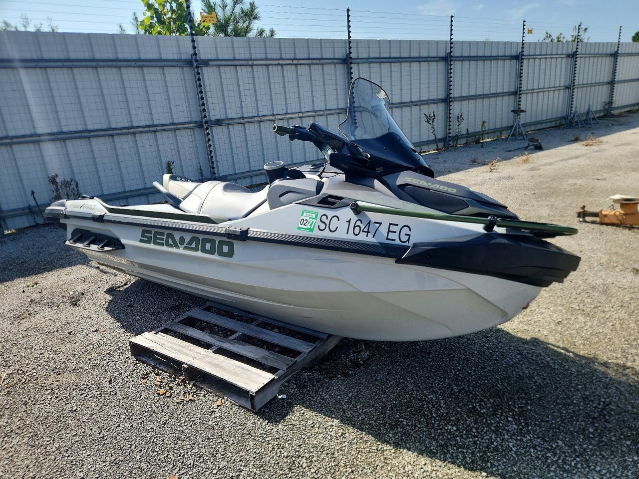 YDV24186K425 · 2025 SEA-DOO FISH PRO APEX