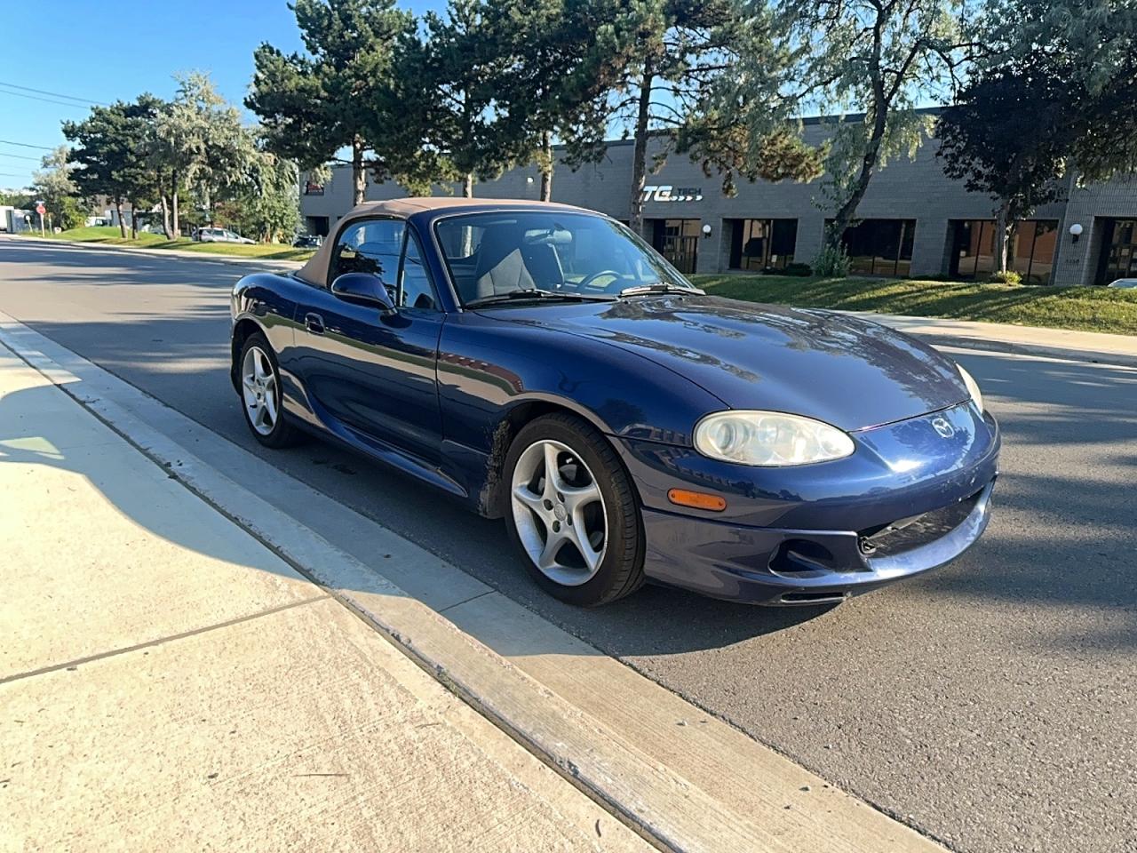JM1NB353810209184 · 2001 MAZDA MX-5 MIATA