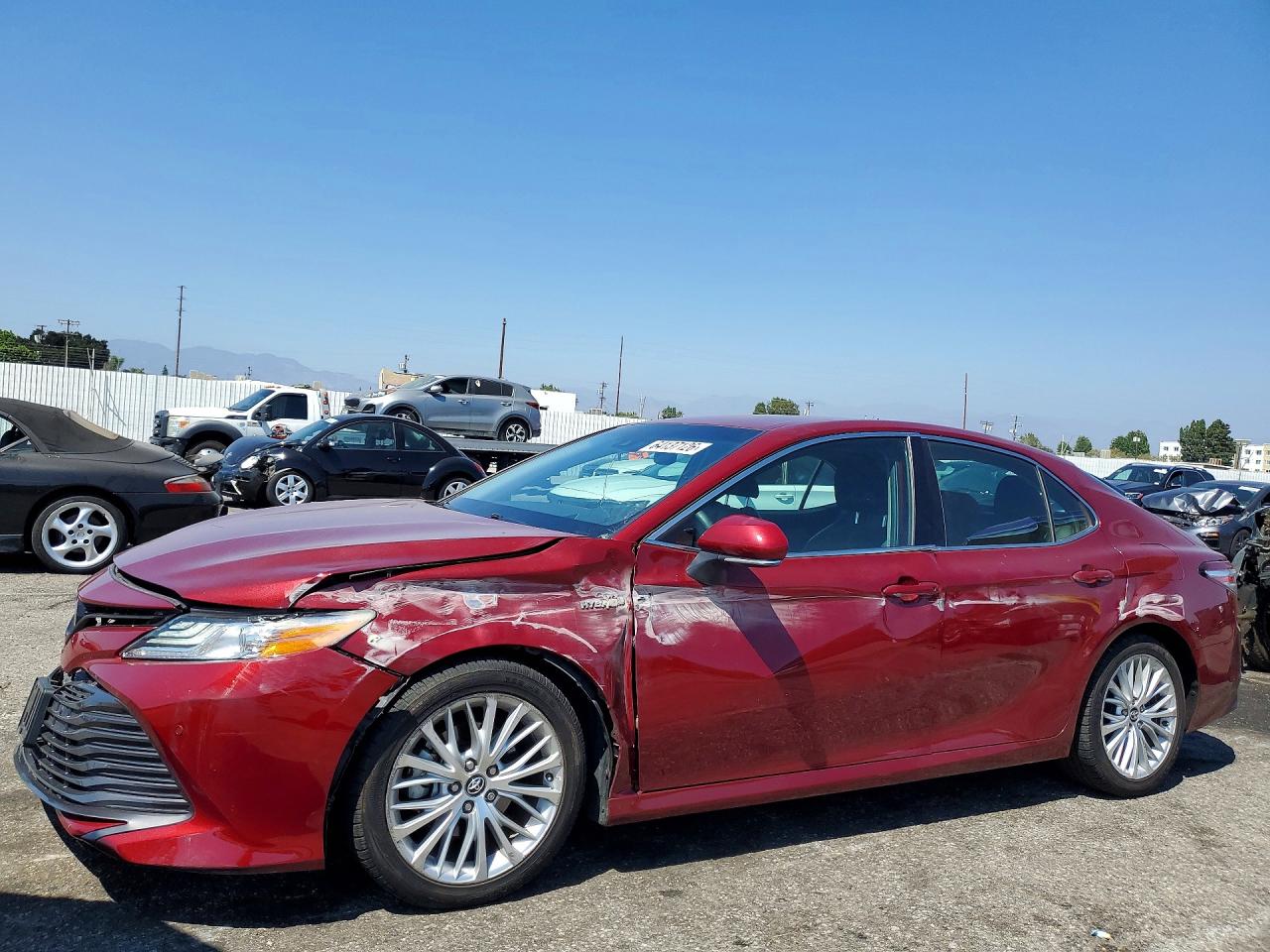 4T1B21HK0JU505671 · 2018 TOYOTA CAMRY HYBRID