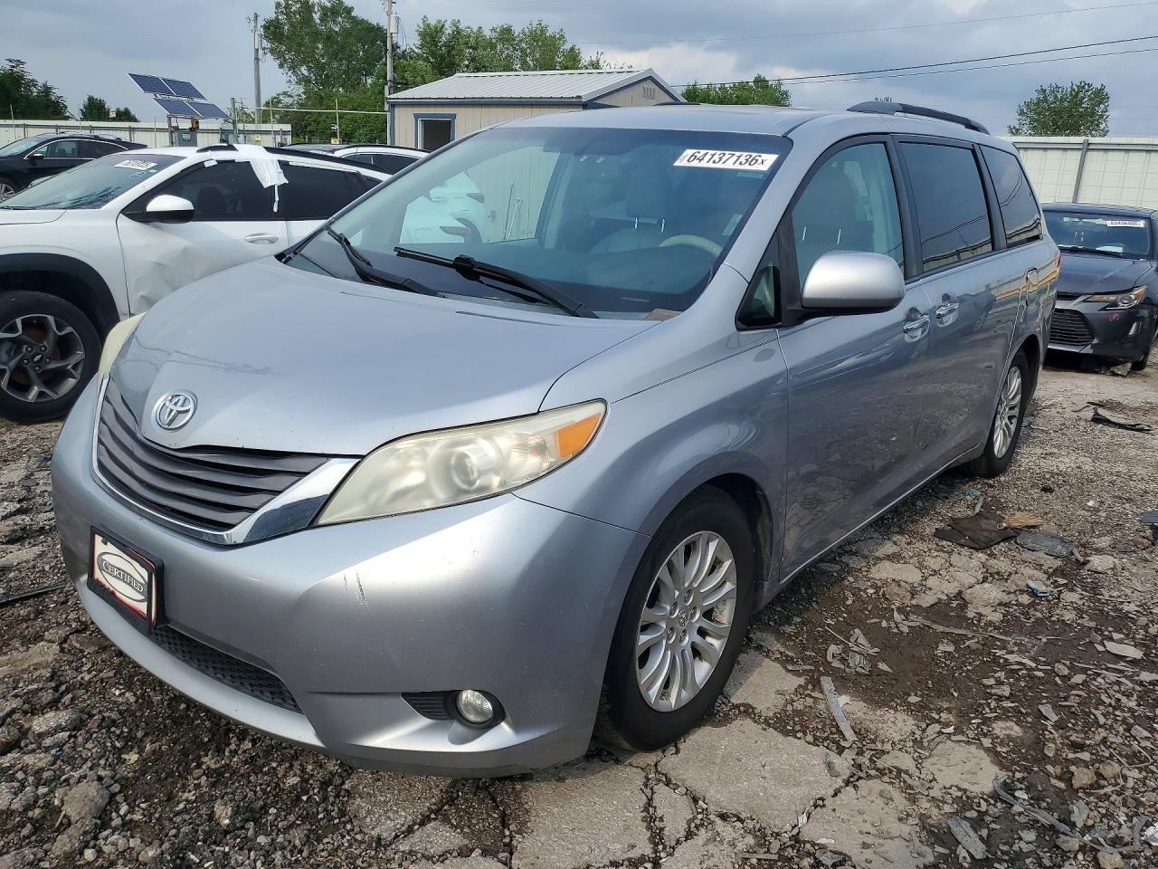 5TDYK3DC6BS039551 · 2011 TOYOTA SIENNA