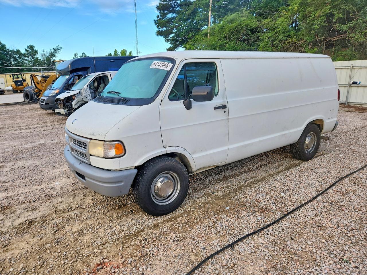 2B7HB11Y3TK171304 · 1996 DODGE RAM VAN