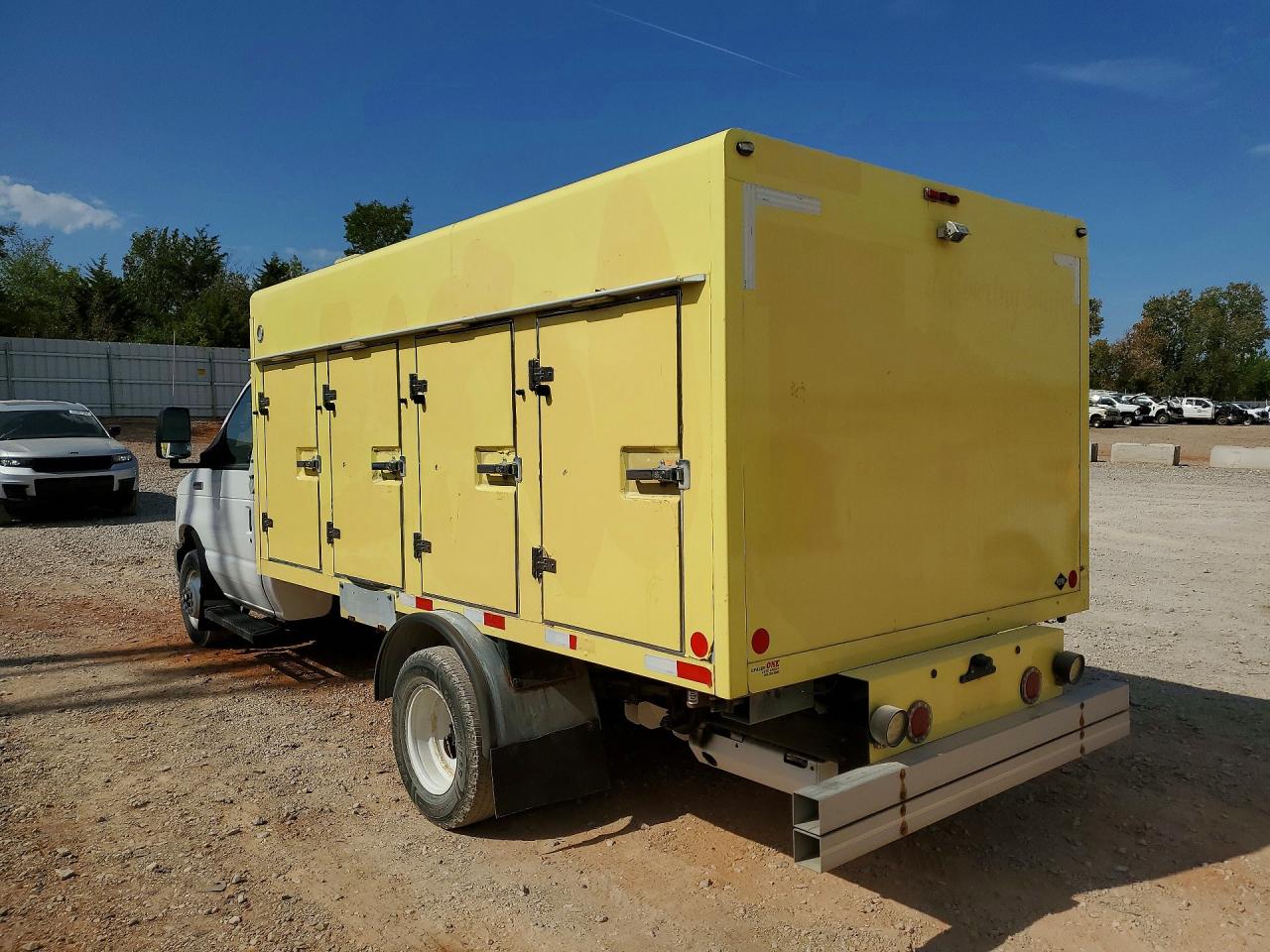 1FDXE4FS8KDC19330 · 2019 FORD ECONOLINE · 2/13