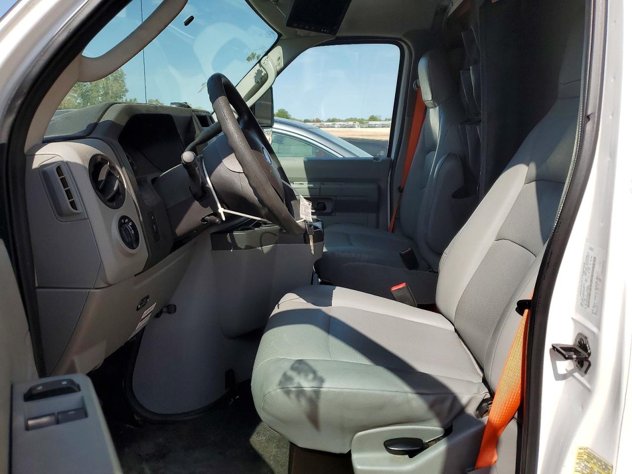 1FDXE4FS8KDC19330 · 2019 FORD ECONOLINE · 7/13