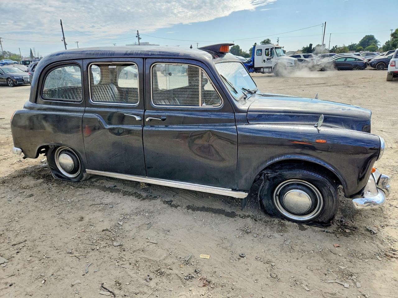 FX4D9774 · 1967 AUSTIN FX4D · 4/13