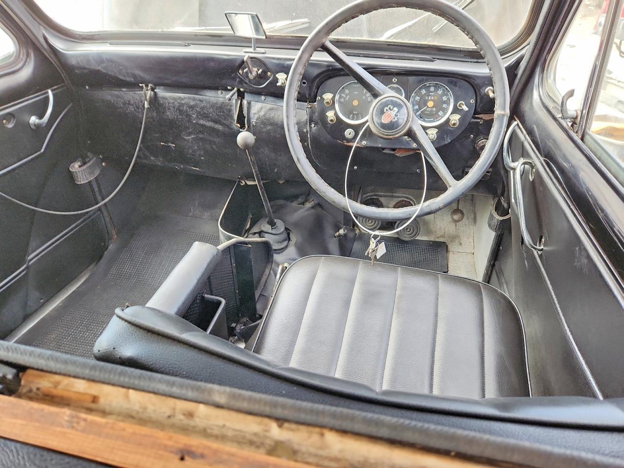 FX4D9774 · 1967 AUSTIN FX4D · 8/13