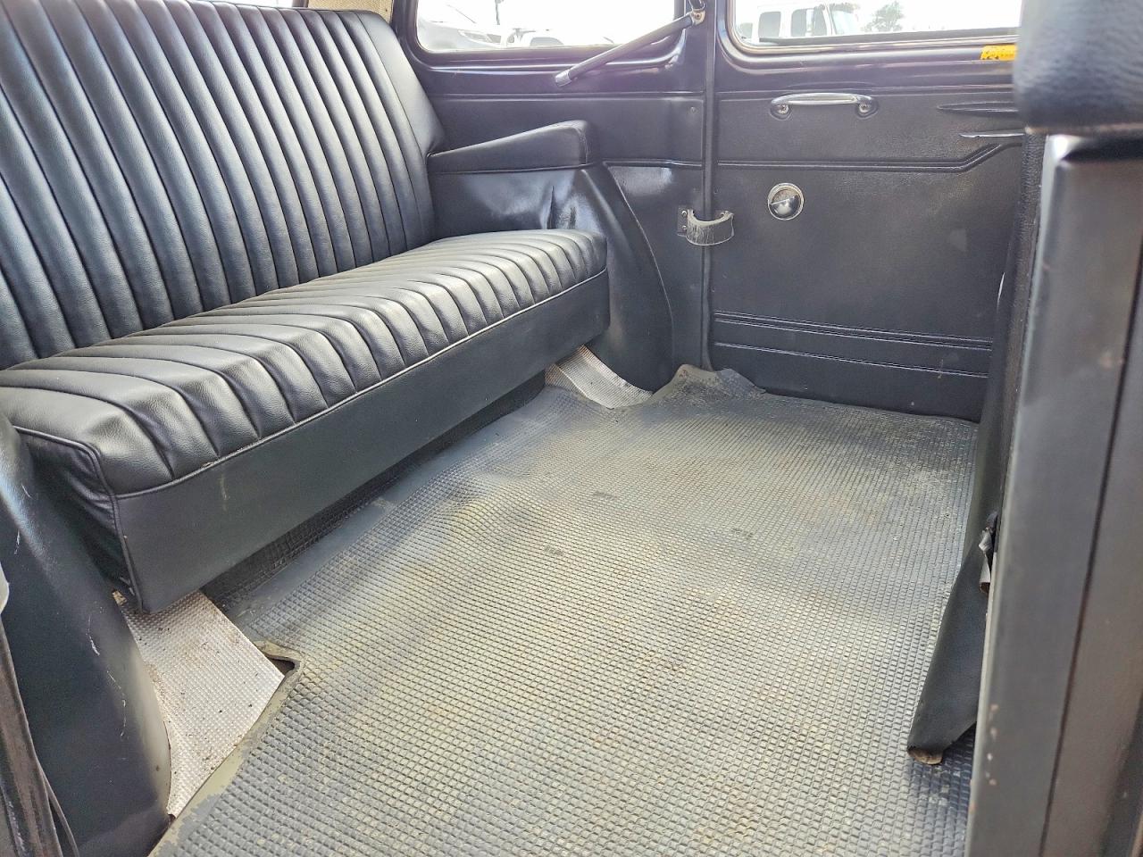 FX4D9774 · 1967 AUSTIN FX4D · 11/13