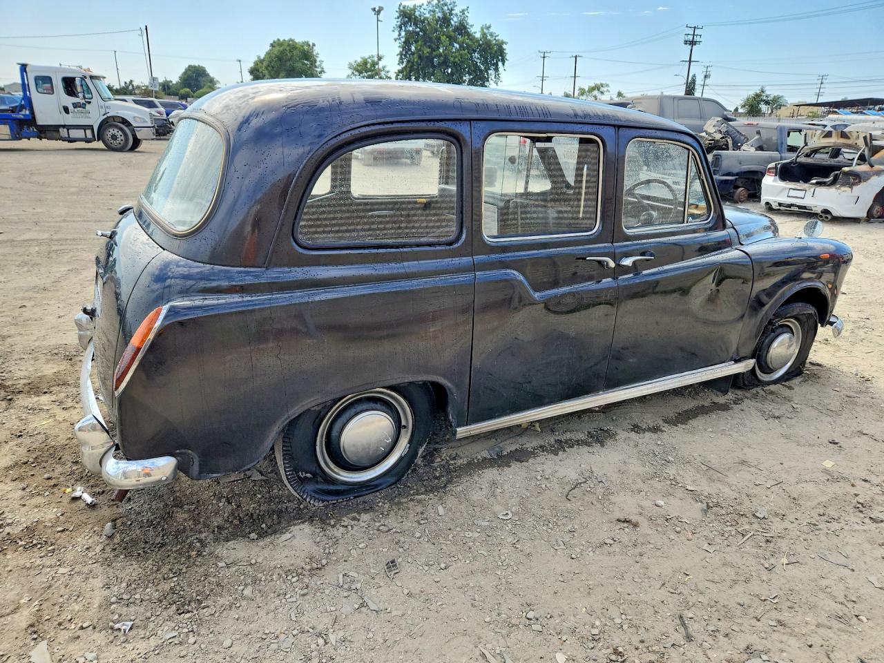 FX4D9774 · 1967 AUSTIN FX4D · 3/13