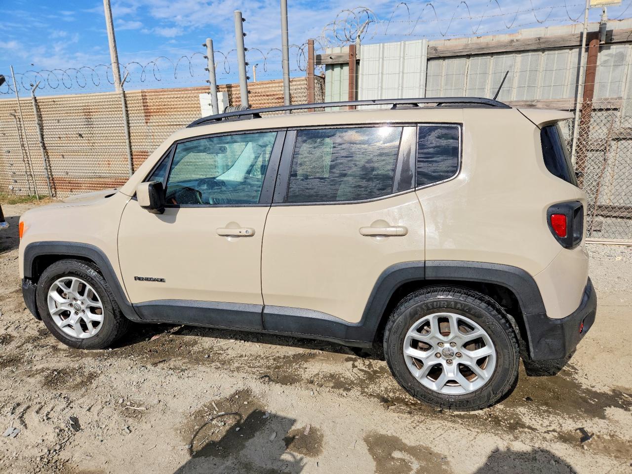 ZACCJABT0FPB76022 · 2015 JEEP RENEGADE · 2/13