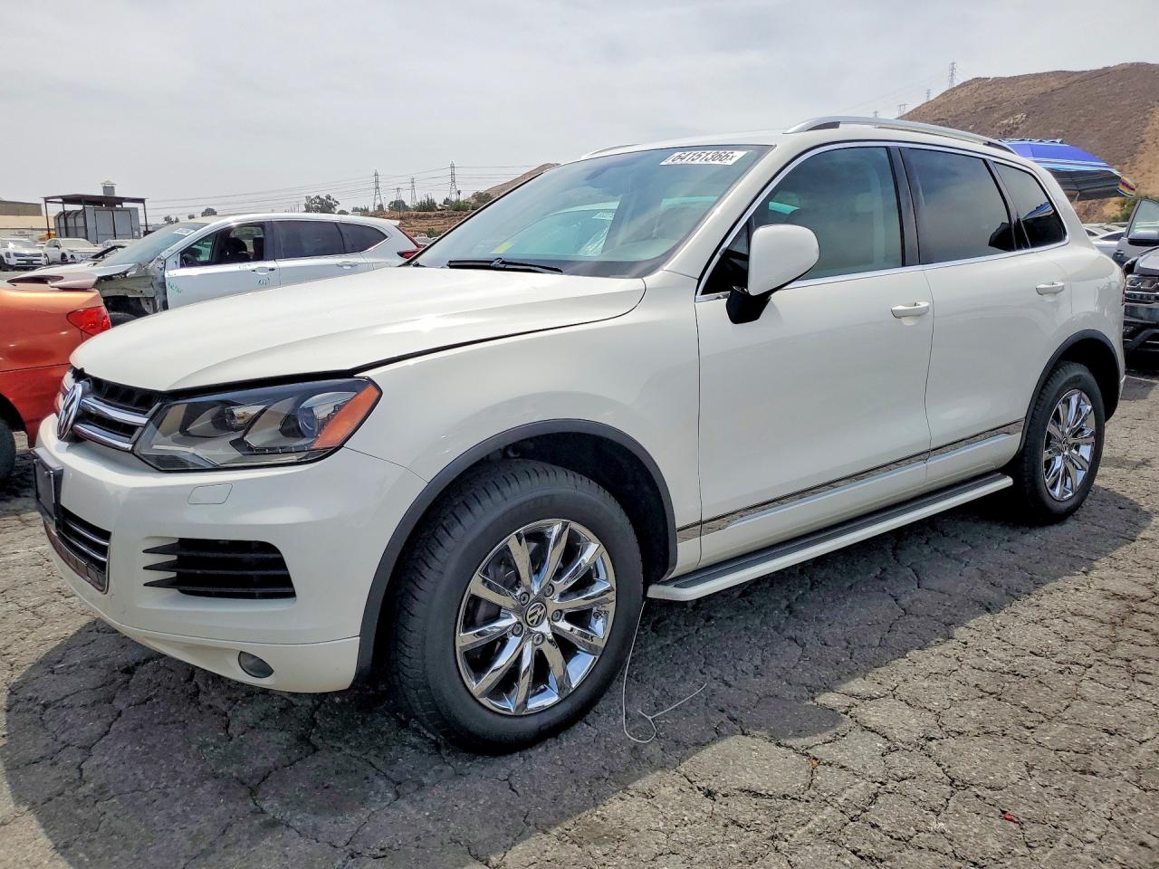 WVGFF9BP7BD000964 · 2011 VOLKSWAGEN TOUAREG