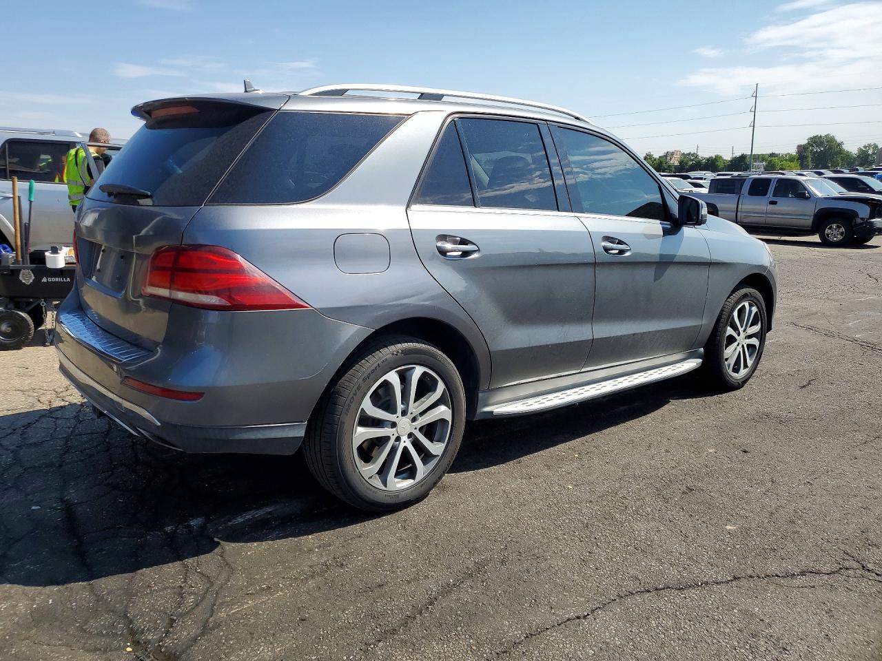 4JGDA5JB8HA827810 · 2017 MERCEDES-BENZ GLE · 3/12