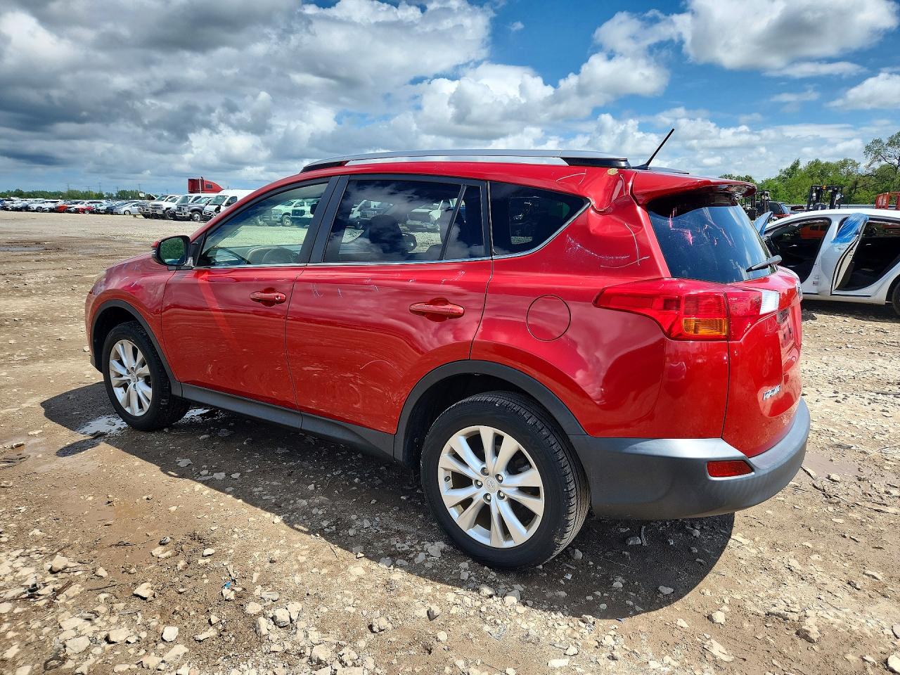 JTMDFREV0FD147123 · 2015 TOYOTA RAV4 · 2/14