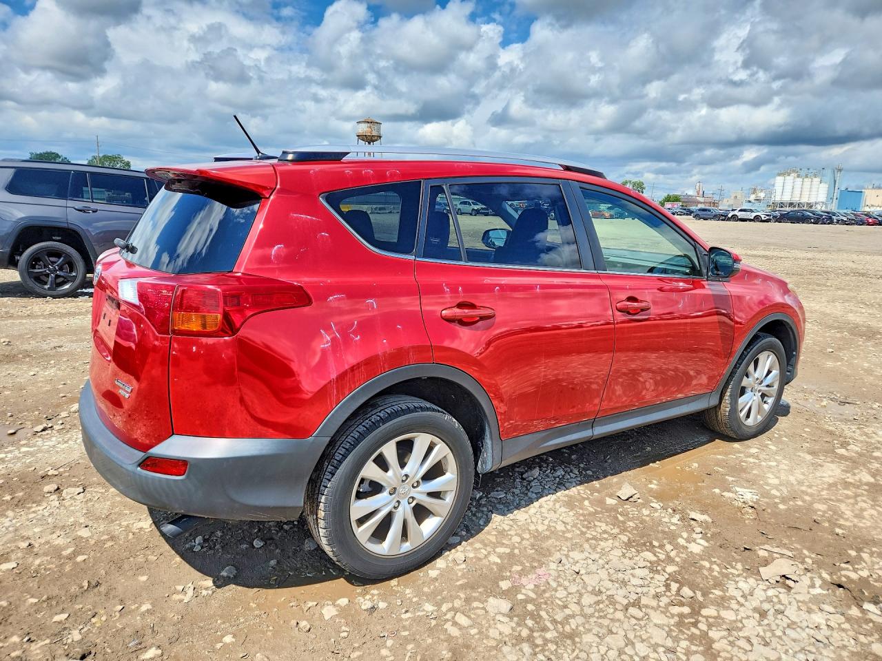 JTMDFREV0FD147123 · 2015 TOYOTA RAV4 · 3/14